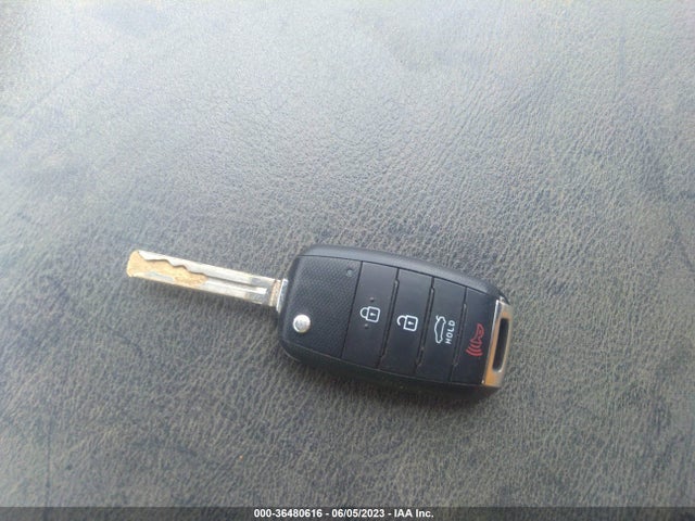 KIA Optima Lx 2015 KNAGM4A73F5622090 Image 3