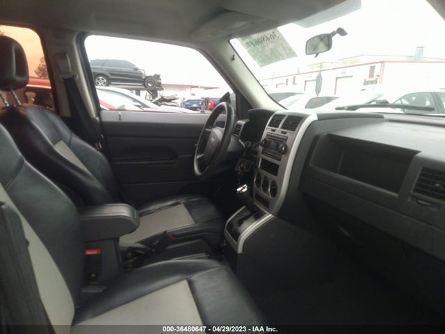 2008 JEEP PATRIOT SPORT VIN: 1J8FT28W48D575995