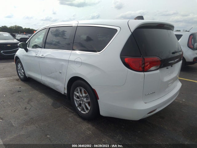 2C4RC1CG3NR211512 Chrysler Voyager Lx