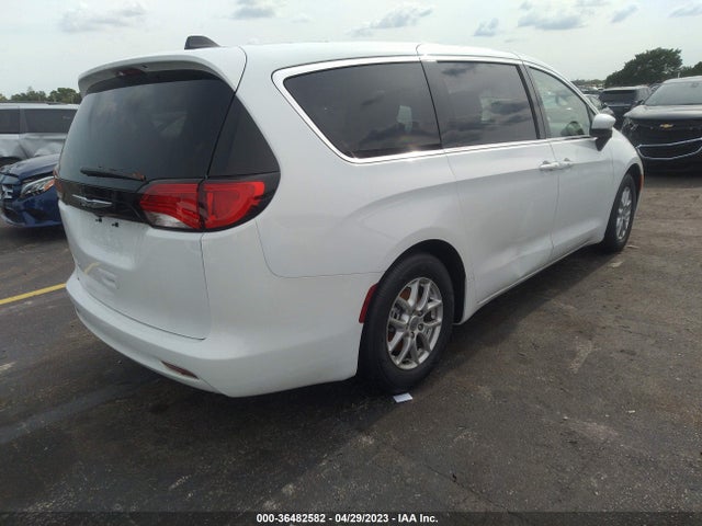 2C4RC1CG3NR211512 Chrysler Voyager Lx