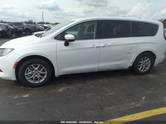 2C4RC1CG3NR211512 Chrysler Voyager Lx