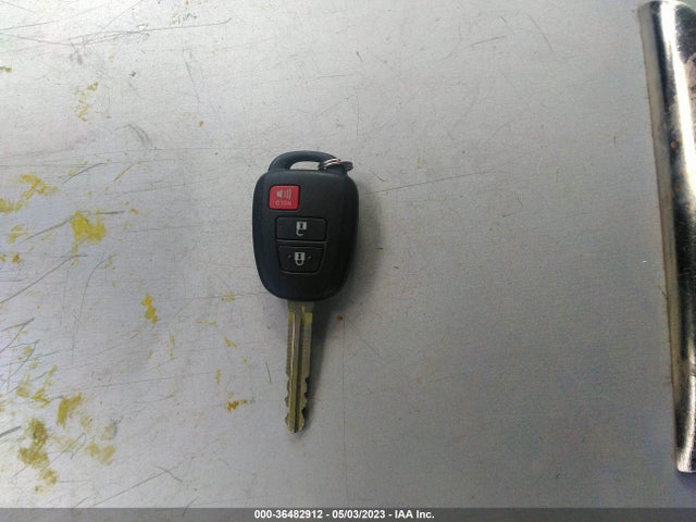 Toyota RAV4 LE 2017 JTMBFREV2HJ709969 Image 11