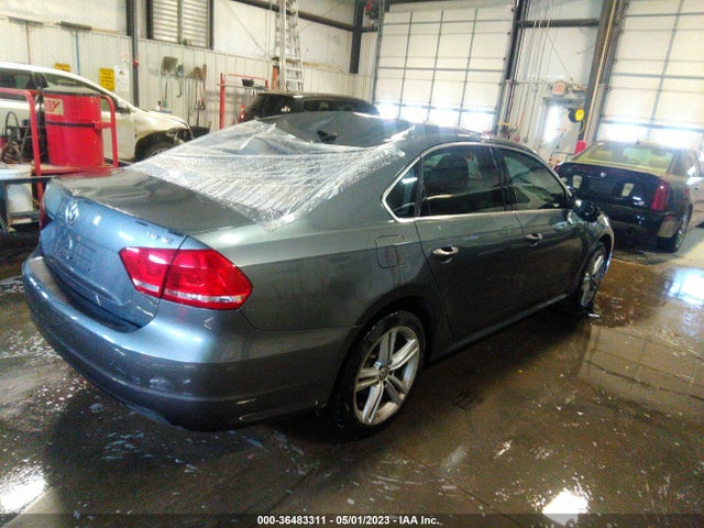 2014 VOLKSWAGEN PASSAT 2.0L TDI SE VIN: 1VWBN7A30EC045020