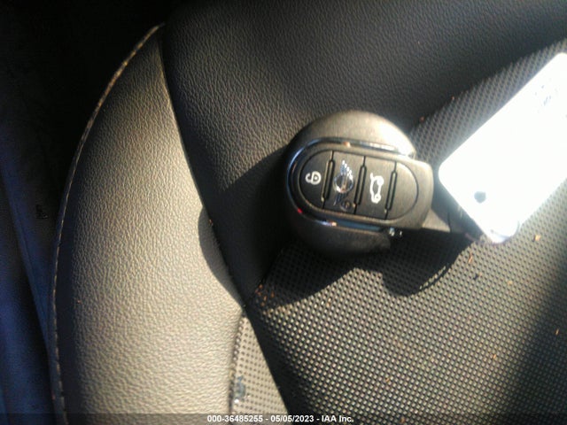 2023 MINI HARDTOP 2 DOOR COOPER VIN: WMW33DH08P2S81525
