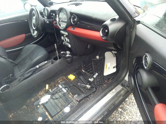 2009 MINI COOPER HARDTOP S VIN: WMWMF73519TT97680