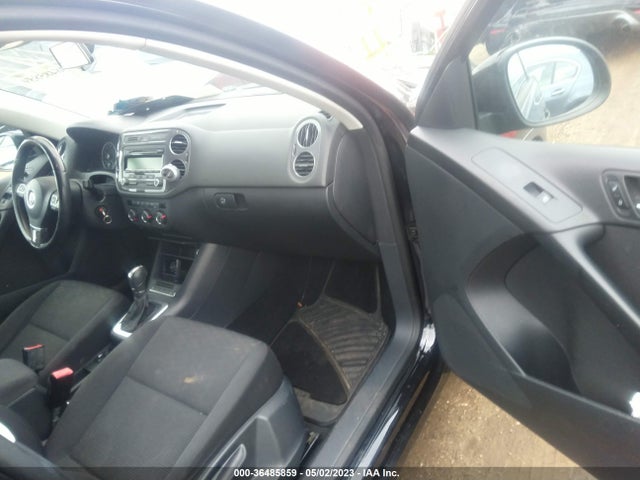 2013 VOLKSWAGEN TIGUAN S VIN: WVGAV3AX6DW559568