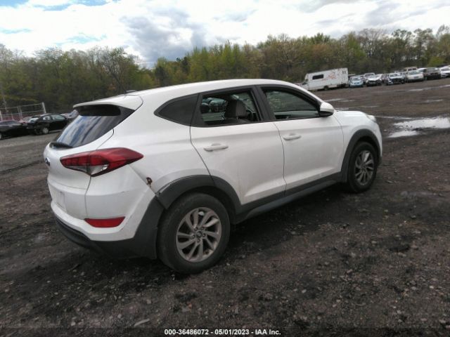 KM8J23A48HU265900 Hyundai TUCSON SE