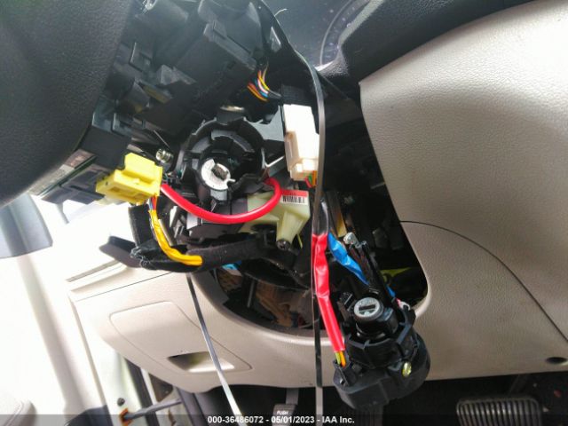 KM8J23A48HU265900 Hyundai TUCSON SE