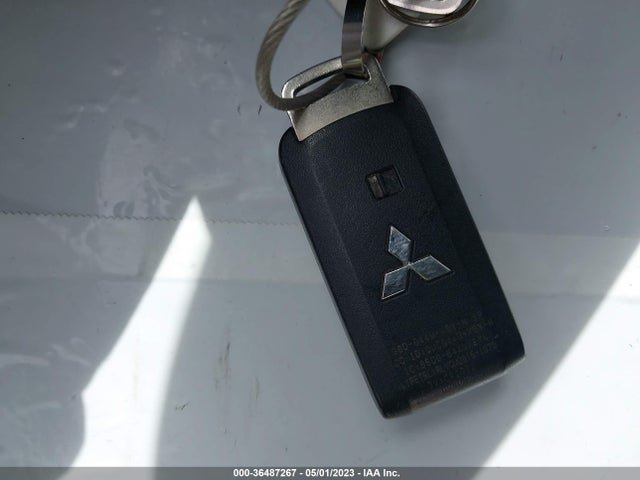 JA4APVAU8MU030676 Mitsubishi Outlander Sport Se