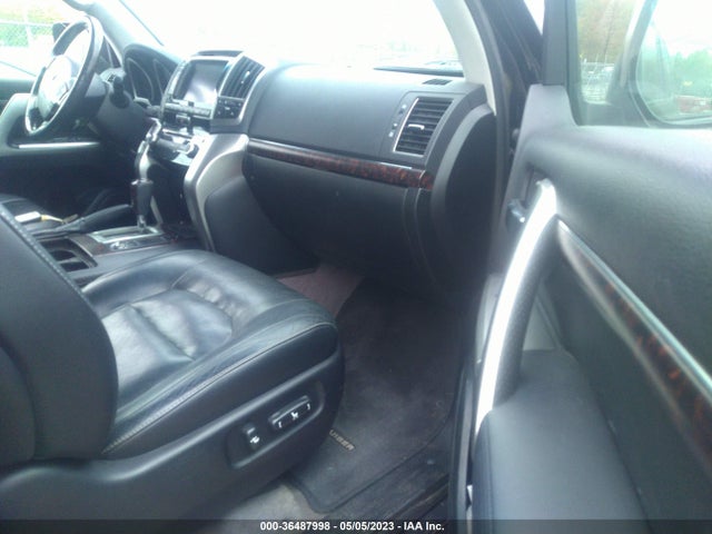 2014 Toyota Land Cruiser, VIN: JTMHY7AJ4E4025639