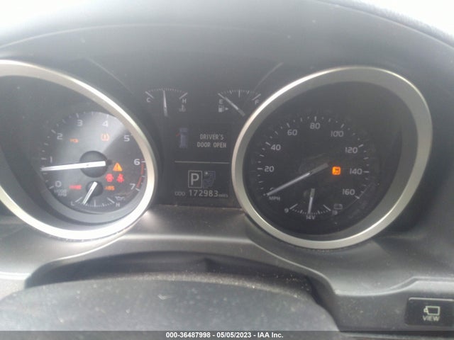 2014 Toyota Land Cruiser, VIN: JTMHY7AJ4E4025639