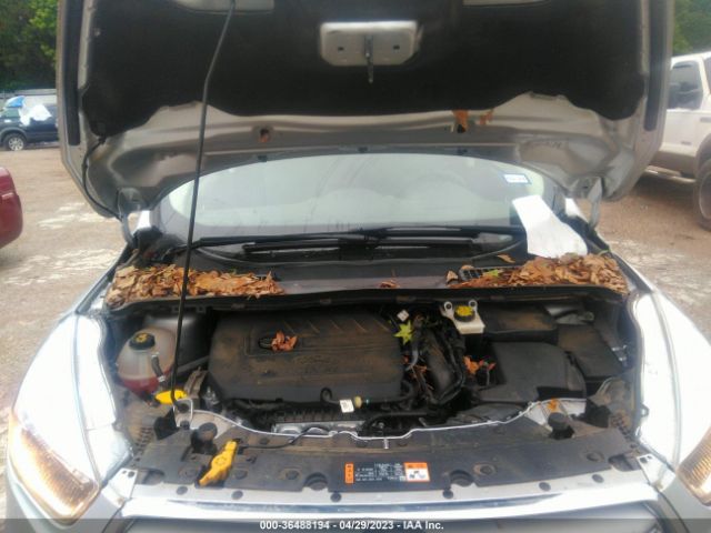 1FMCU0GD7JUD23476 Ford ESCAPE SE