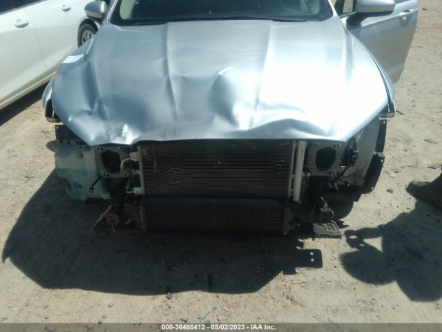 3FA6P0HD4HR302387 Ford FUSION SE