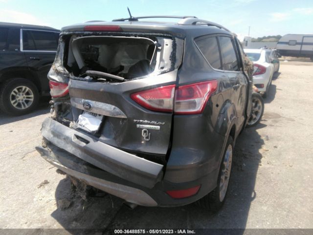 1FMCU0J93EUB45396 Ford Escape Titanium