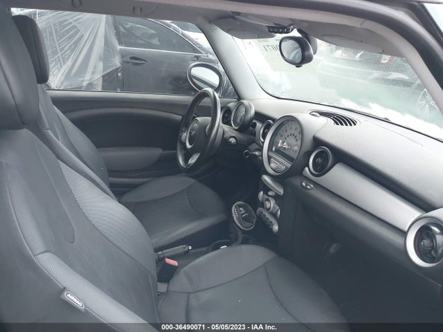 2010 MINI COOPER HARDTOP VIN: WMWMF3C55ATZ66138