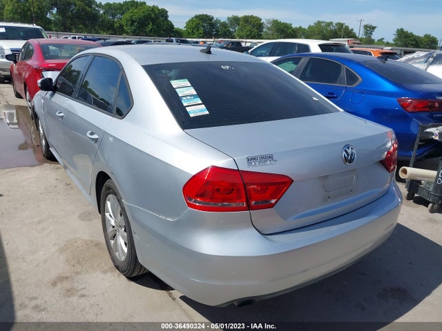 1VWAT7A3XFC037400 Volkswagen Passat 1.8t Wolfsburg Ed