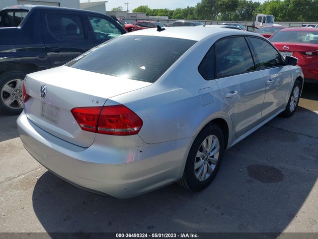 1VWAT7A3XFC037400 Volkswagen Passat 1.8t Wolfsburg Ed