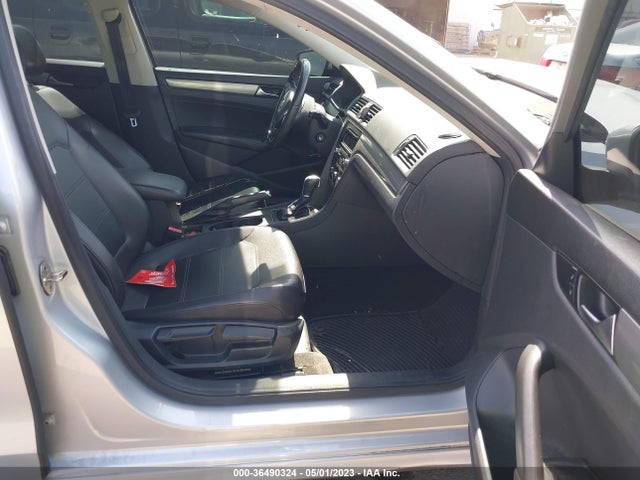 1VWAT7A3XFC037400 Volkswagen Passat 1.8t Wolfsburg Ed