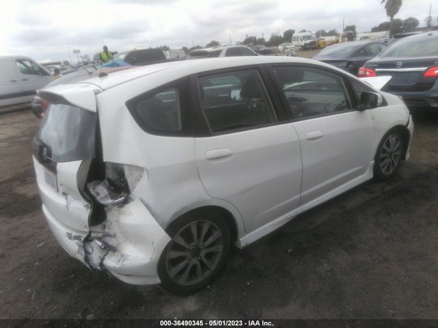 2013 HONDA FIT SPORT VIN: JHMGE8H63DC002772
