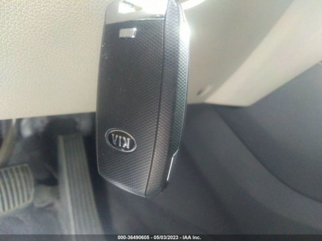 5XYPH4A56GG141930 KIA SORENTO EX