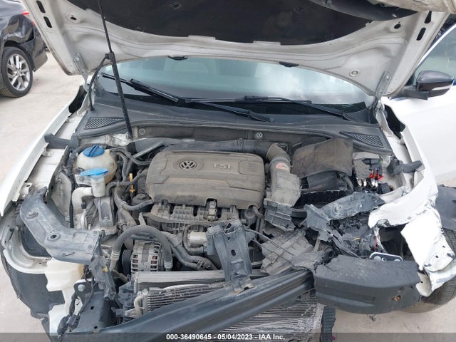 1VWBS7A3XFC081890 Volkswagen Passat 1.8t Sport