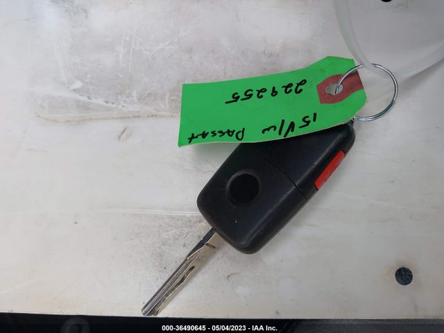 1VWBS7A3XFC081890 Volkswagen Passat 1.8t Sport