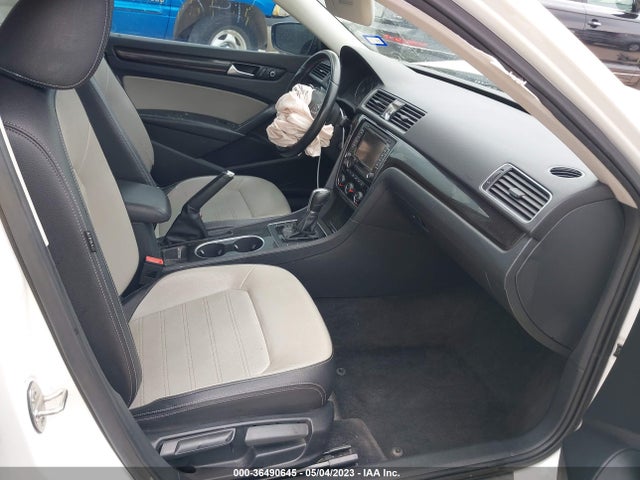 1VWBS7A3XFC081890 Volkswagen Passat 1.8t Sport