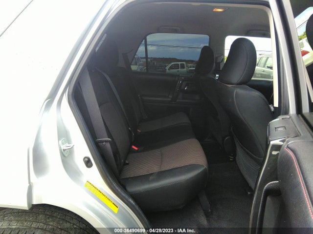 Toyota 4RUNNER SR5 2017 JTEBU5JR1H5431156 Image 9