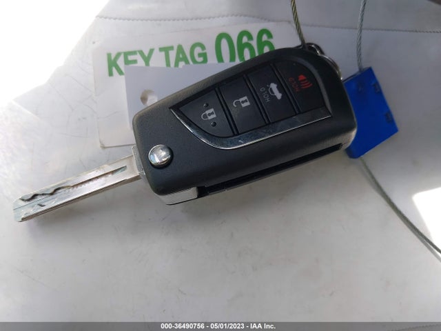 Toyota CAMRY LE 2022 4T1C11AK5NU688413 Image 3