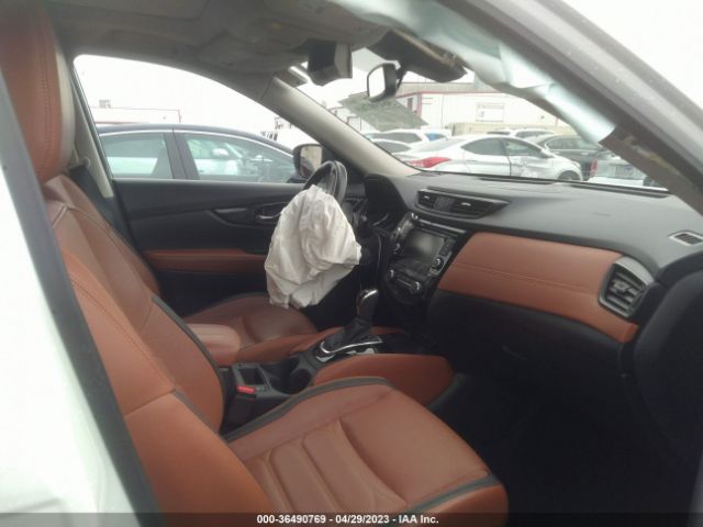 JN8AT2MT0JW469894 Nissan Rogue Sl