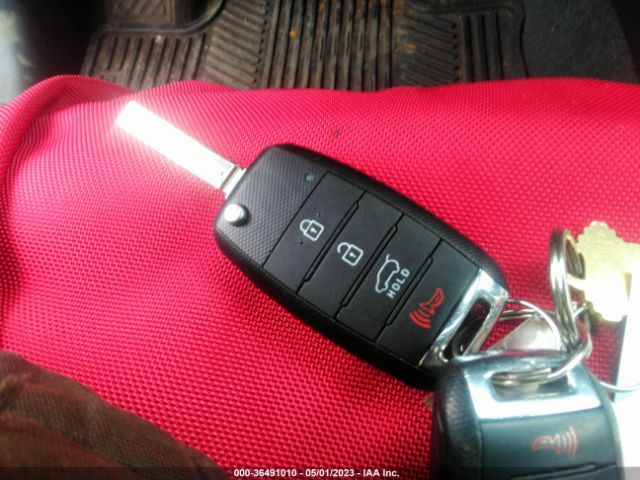5XYKTDA70FG658519 KIA SORENTO LX