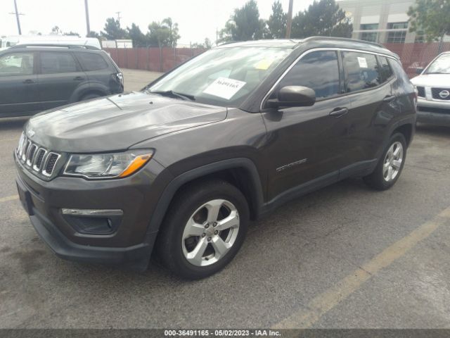 3C4NJCBB3JT140552 Jeep Compass Latitude