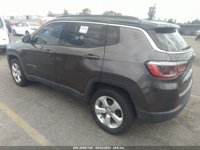 3C4NJCBB3JT140552 Jeep Compass Latitude