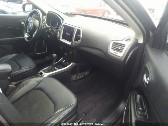 3C4NJCBB3JT140552 Jeep Compass Latitude