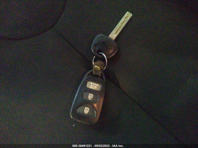 2012 HYUNDAI VELOSTER W/BLACK INT VIN: KMHTC6ADXCU039812