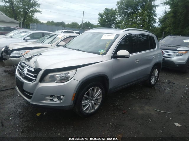 2010 VOLKSWAGEN TIGUAN SEL VIN: WVGAV7AX2AW513707