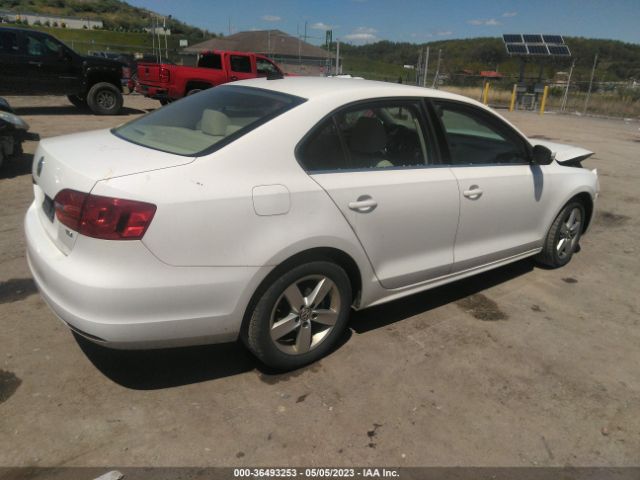 3VW3L7AJ2EM379315 Volkswagen Jetta 2.0l Tdi