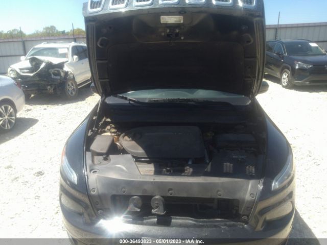 1C4PJLAS5GW376200 Jeep Cherokee Sport