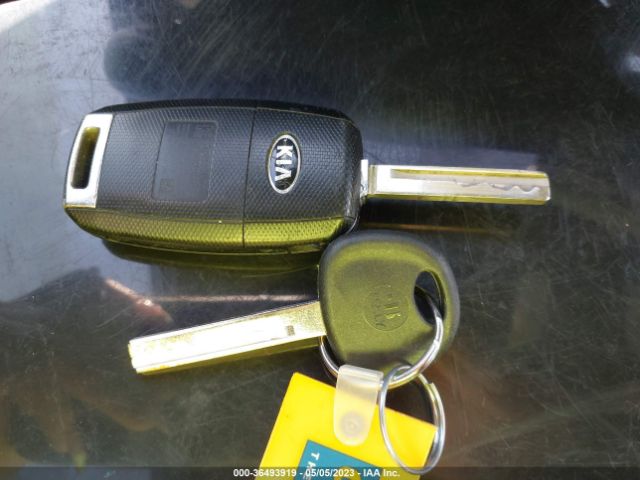 5XYPG4A56KG469585 KIA Sorento Lx V6