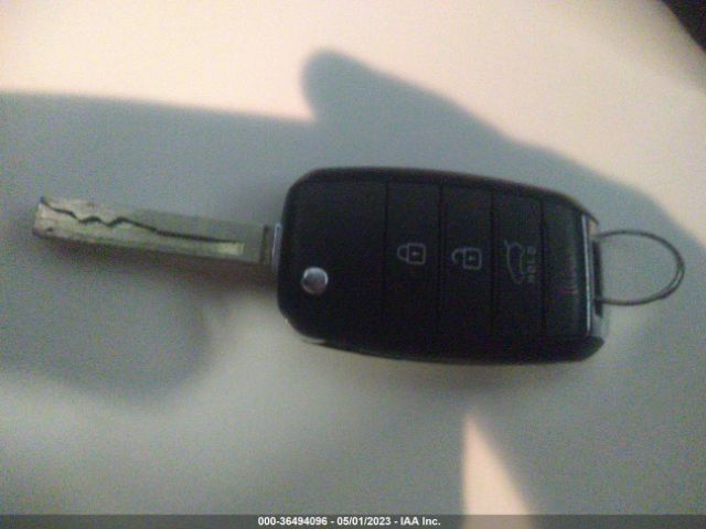 5XYPG4A34HG224758 KIA SORENTO LX