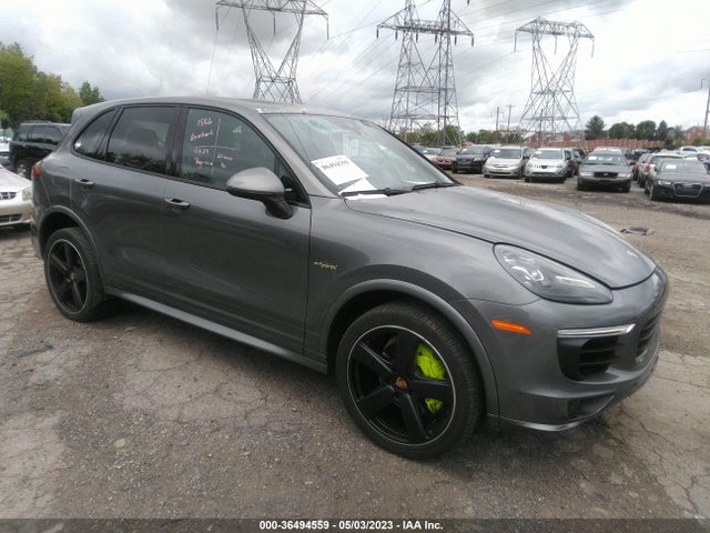 2016 Porsche Cayenne, VIN: WP1AE2A20GLA59574