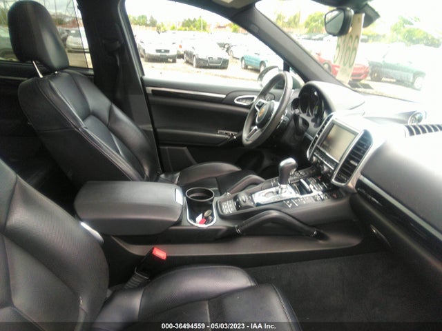2016 Porsche Cayenne, VIN: WP1AE2A20GLA59574