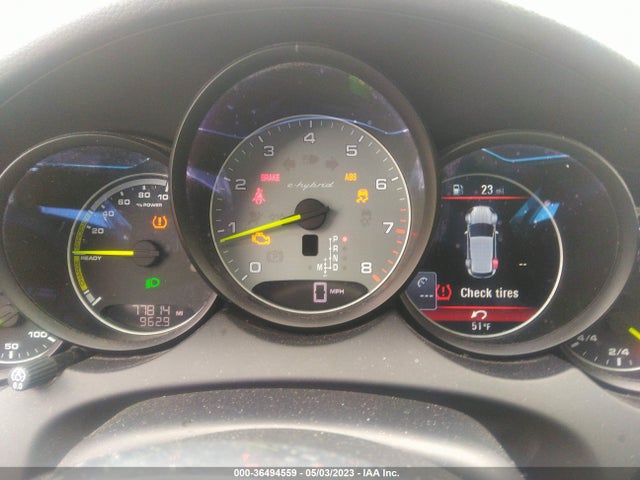 2016 Porsche Cayenne, VIN: WP1AE2A20GLA59574