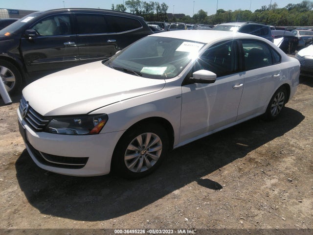1VWAT7A30FC038944 Volkswagen Passat 1.8t Wolfsburg Ed