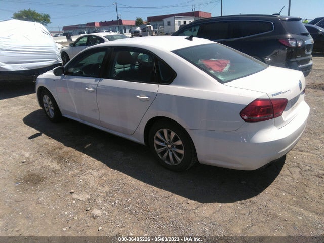 1VWAT7A30FC038944 Volkswagen Passat 1.8t Wolfsburg Ed