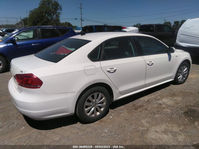 1VWAT7A30FC038944 Volkswagen Passat 1.8t Wolfsburg Ed