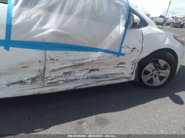 KNAFK4A65G5492811 KIA FORTE LX