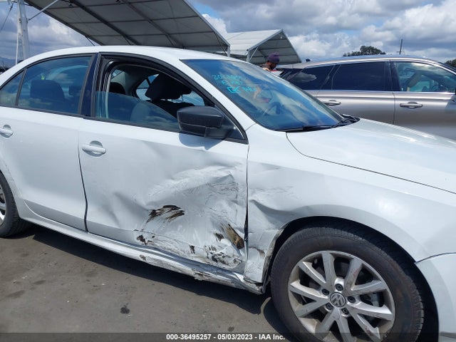 3VWD17AJ3FM244498 Volkswagen Jetta Sedan 1.8t Se