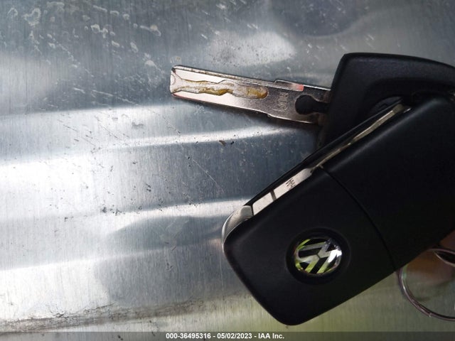 WVGVV7AXXHK022031 Volkswagen Tiguan Sel