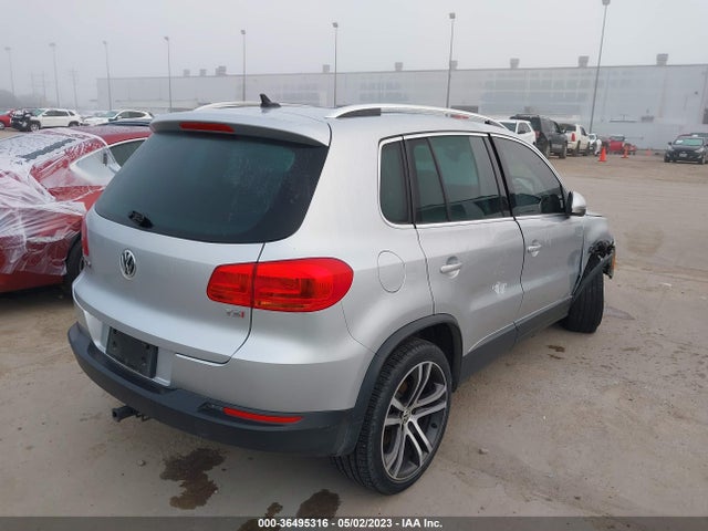 WVGVV7AXXHK022031 Volkswagen Tiguan Sel